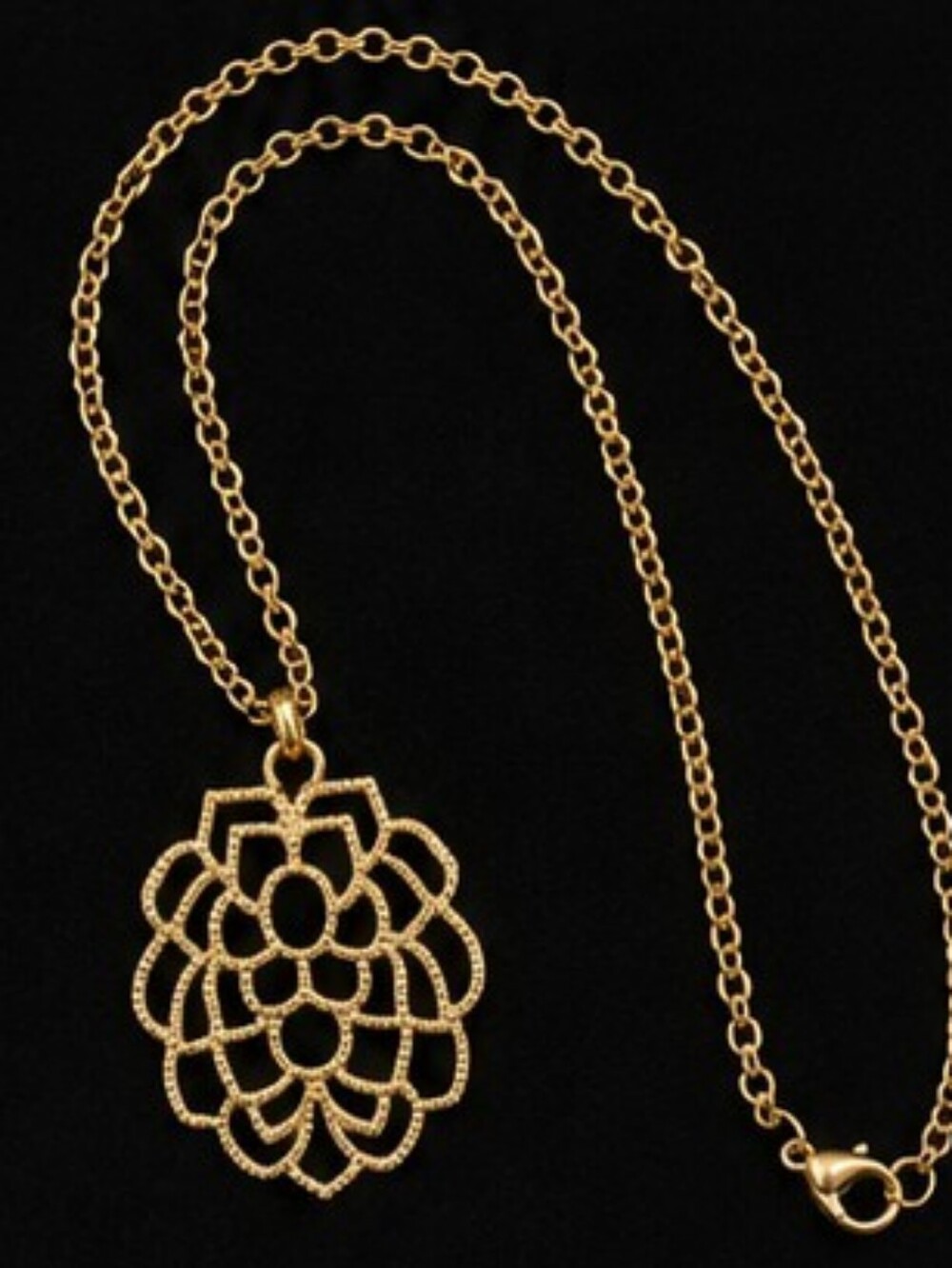 Vintage Avon Monarch Petal Gold Tone Statement Necklace Floral Pendant 24" - Picture 4 of 9
